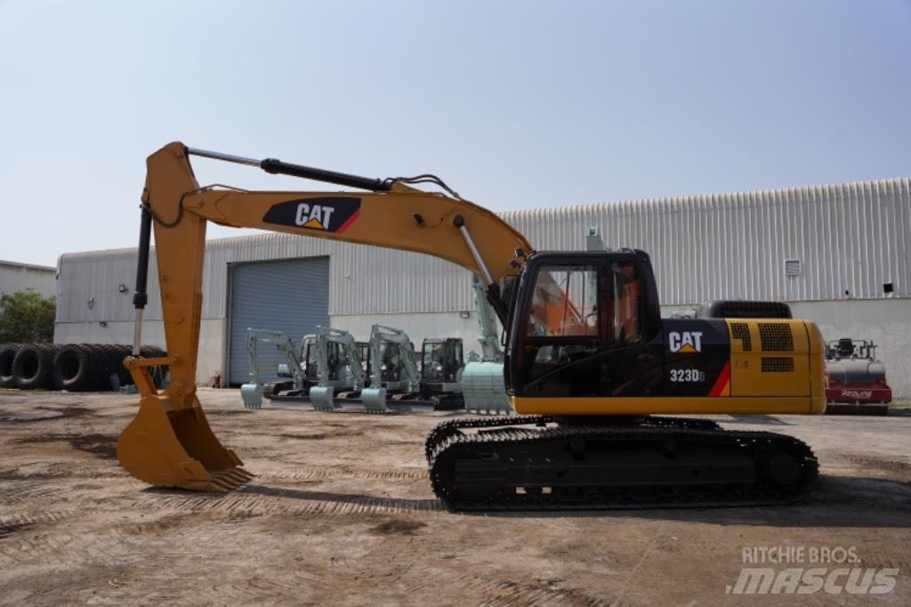 CAT 323D3 Mobilbagger