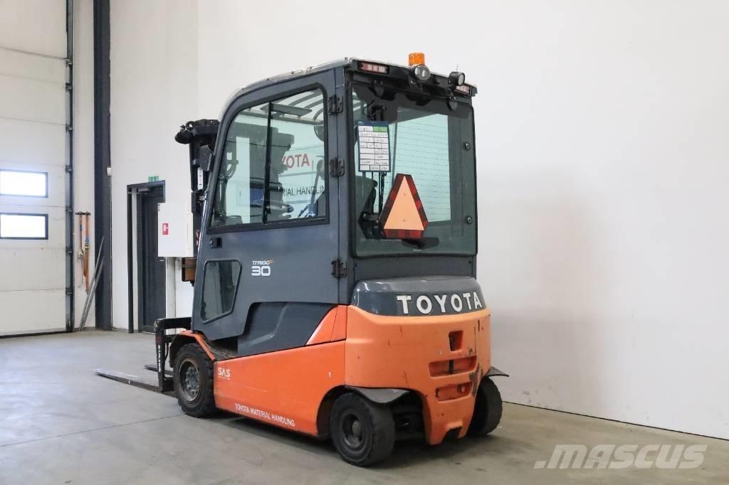 Toyota 8FBMT30 Elektro Stapler