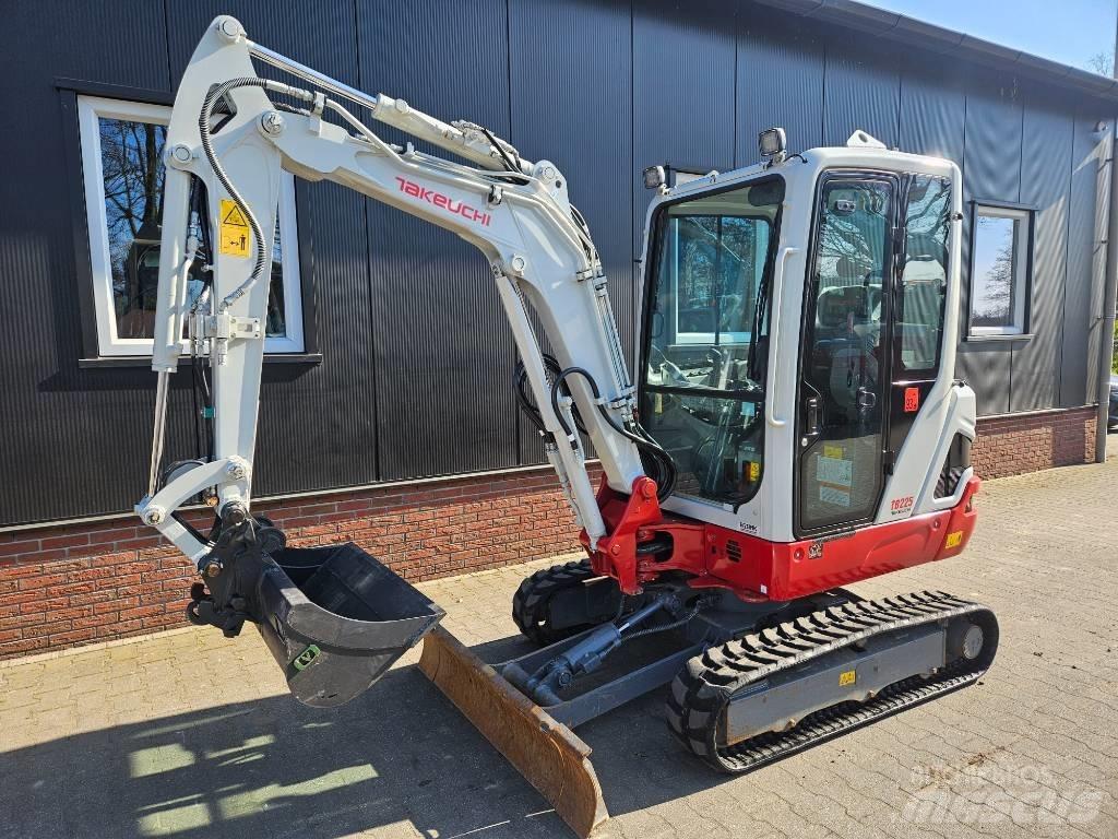 Takeuchi TB 225 Minibagger < 7t