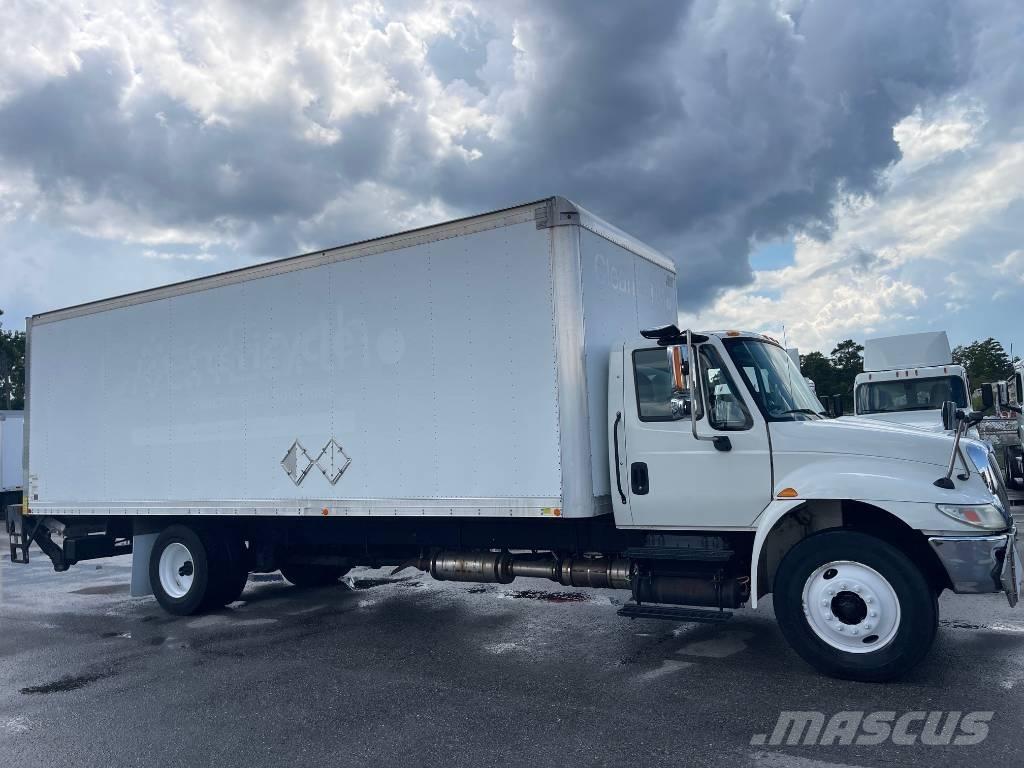 International 4300 Kastenaufbau