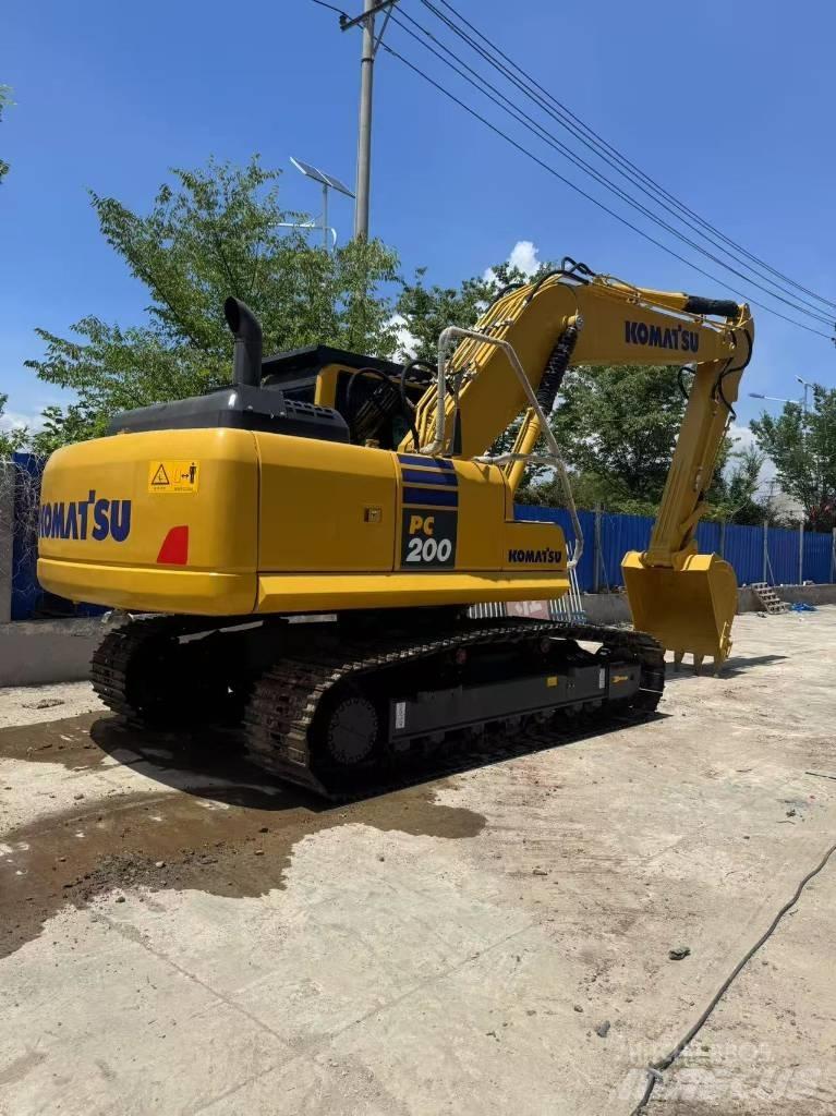 Komatsu PC 200 8N Raupenbagger