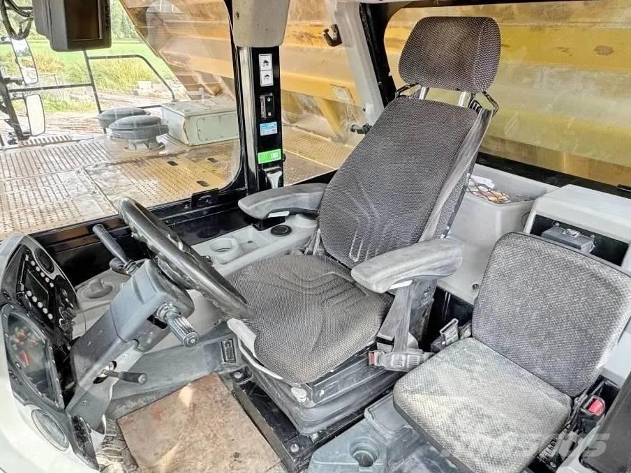 CAT 777 G Dumper - Knickgelenk