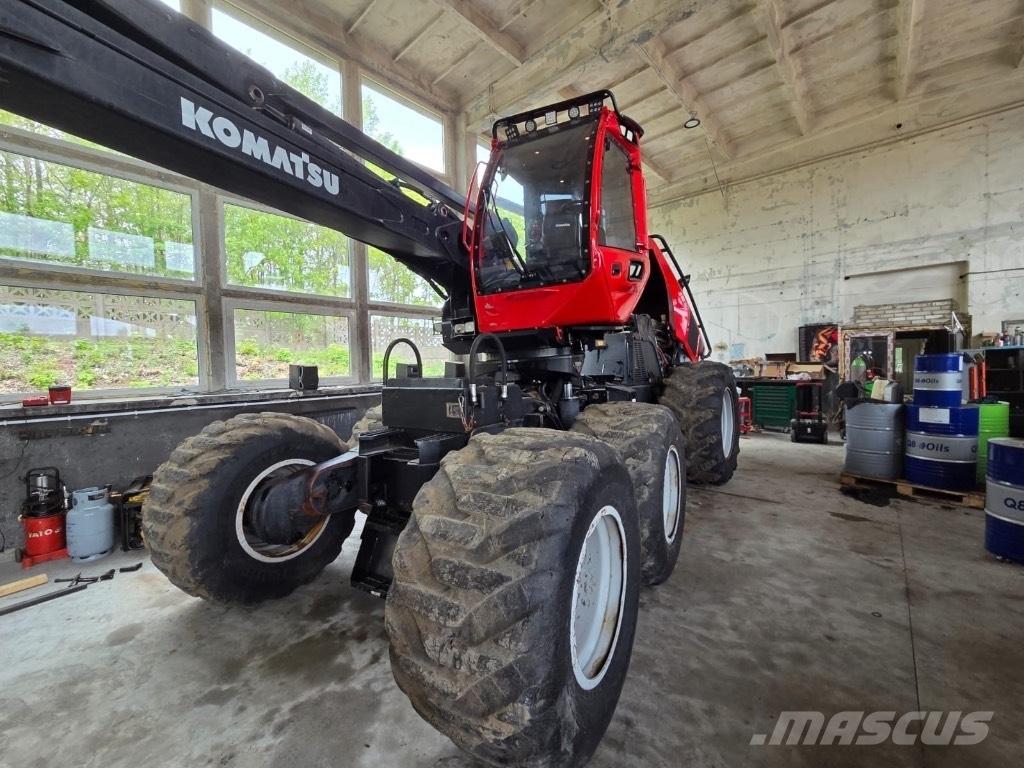 Komatsu 911 Harvester