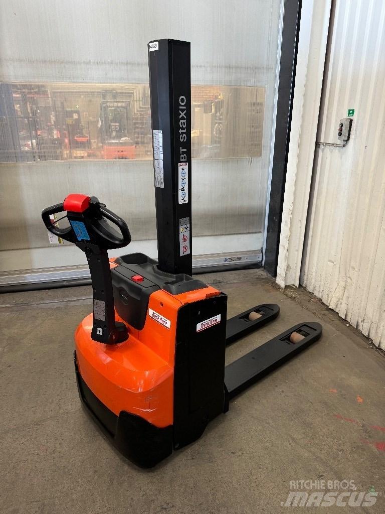 Toyota SWE080L Deichselstapler