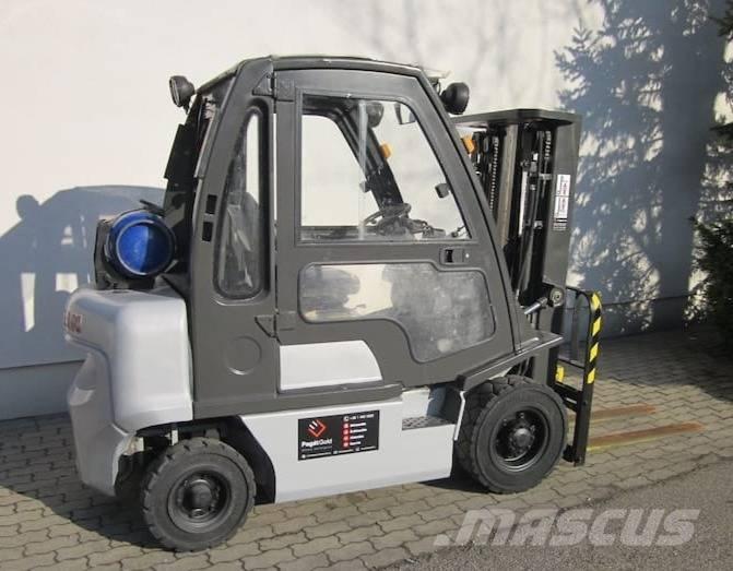 Nissan DX25LPG Gas Stapler