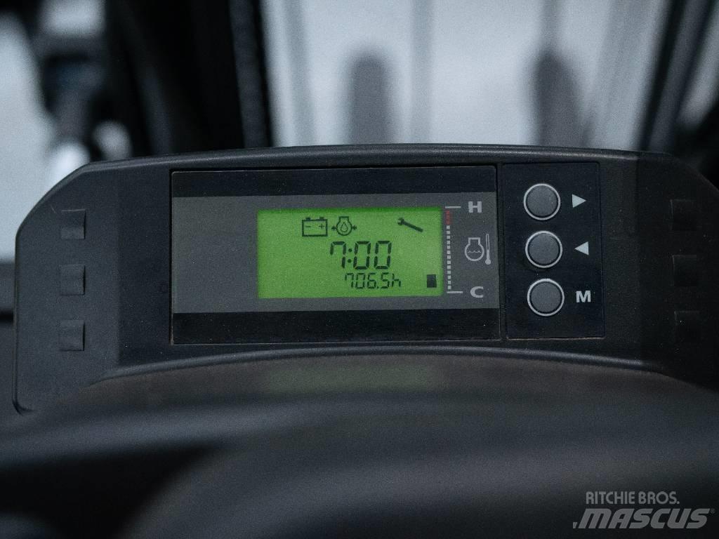 Hyster H2.5XT Gas Stapler