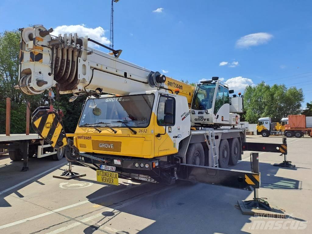 Grove GMK3060 All-Terrain-Krane