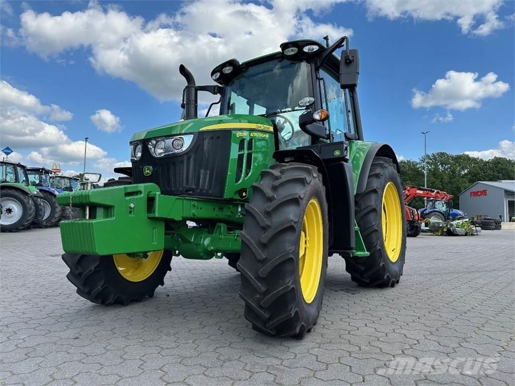 John Deere 6110 M Traktoren