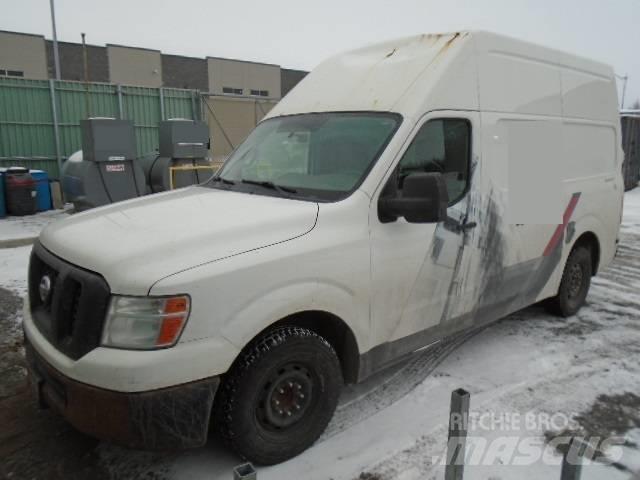 Nissan NV2500HD Kastenaufbau