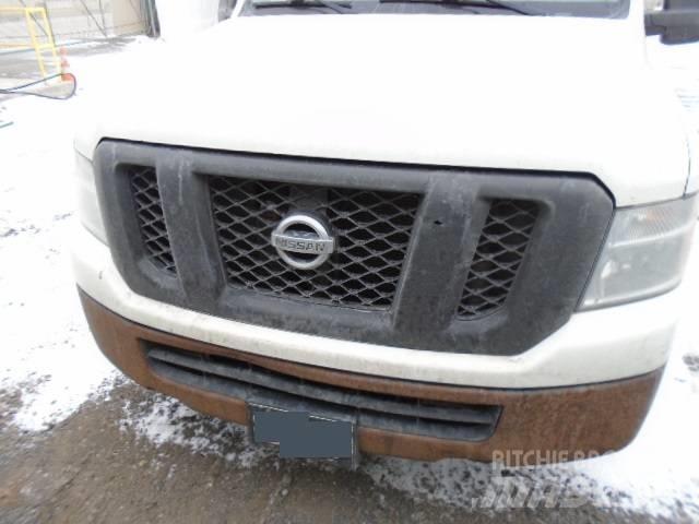 Nissan NV2500HD Kastenaufbau