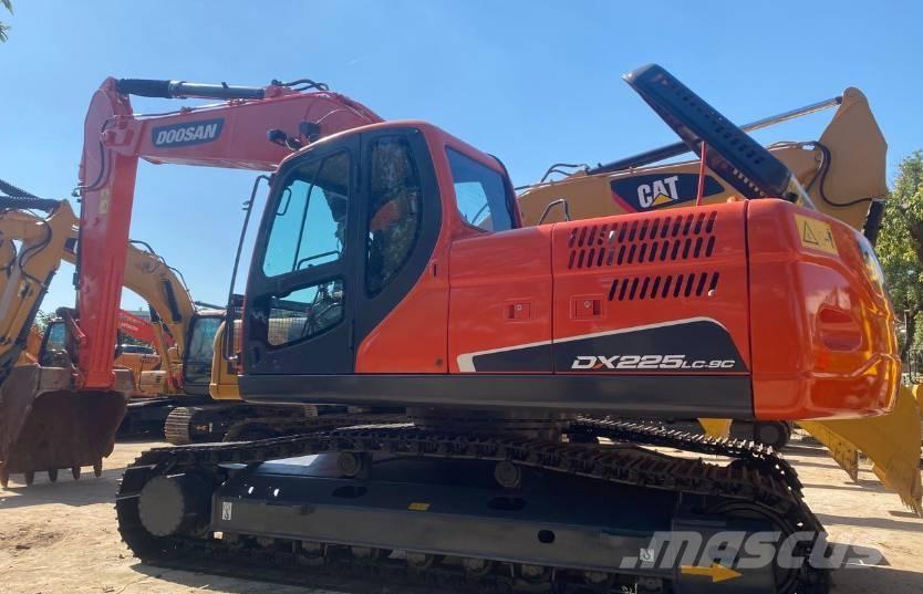 Doosan DX225 Raupenbagger
