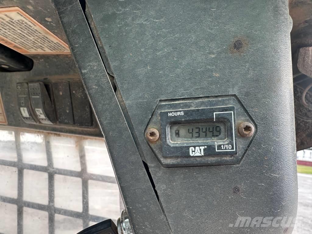 CAT 247 Kompaktlader