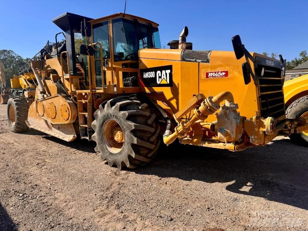 CAT RM 300 Asphalt-Recycler
