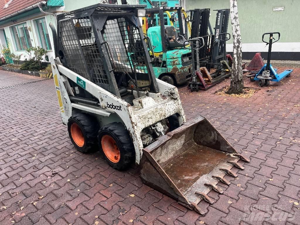 Bobcat 443      V-4129 Hoflader