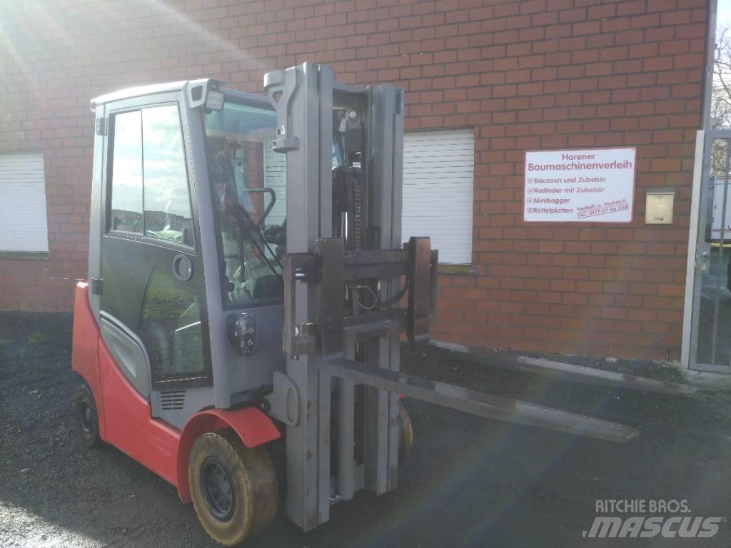 Jungheinrich TFG 320 Gas Stapler