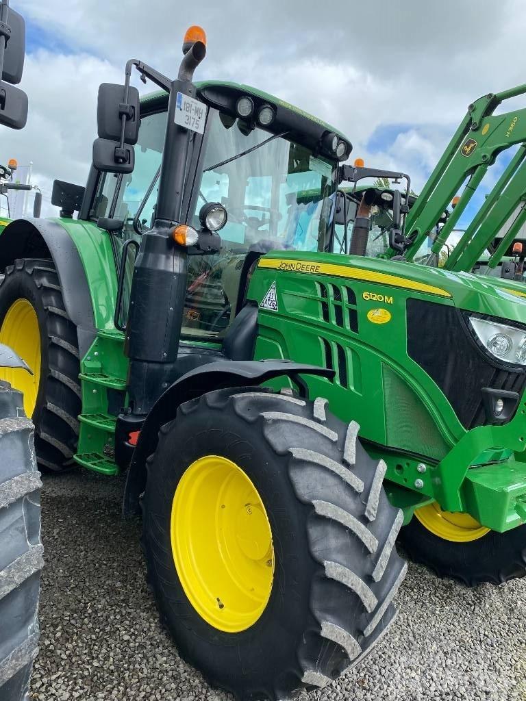 John Deere 6120 M Traktoren