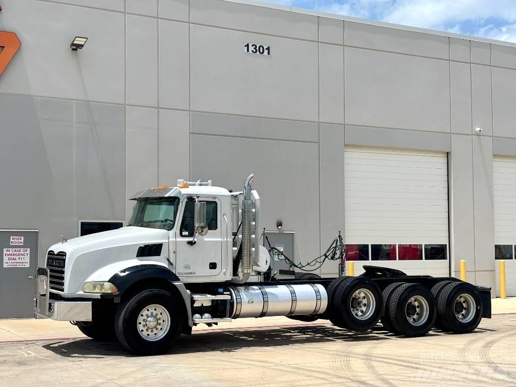Mack Granite GU 813 Sattelzugmaschinen