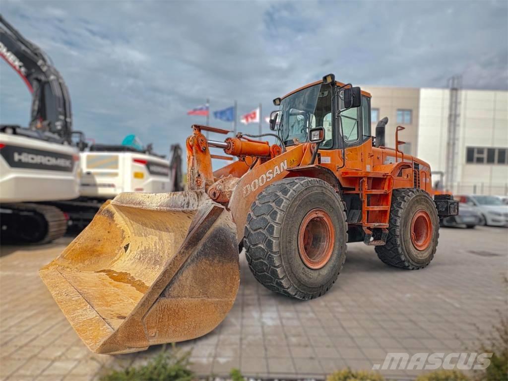 Doosan DL 300 Radlader