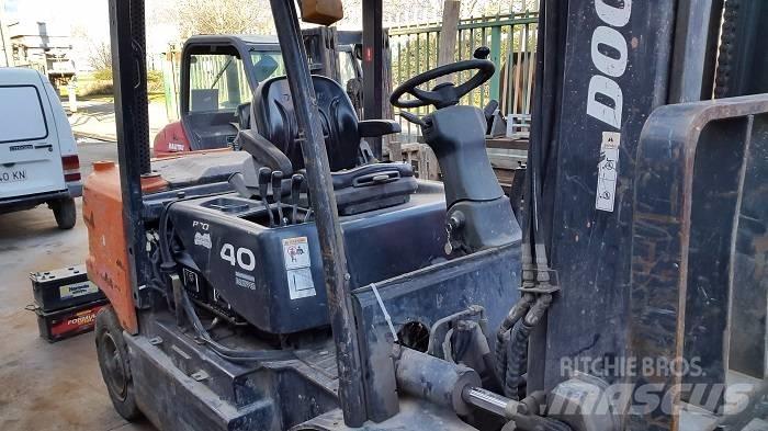 Doosan D40 SC-5 Diesel Stapler