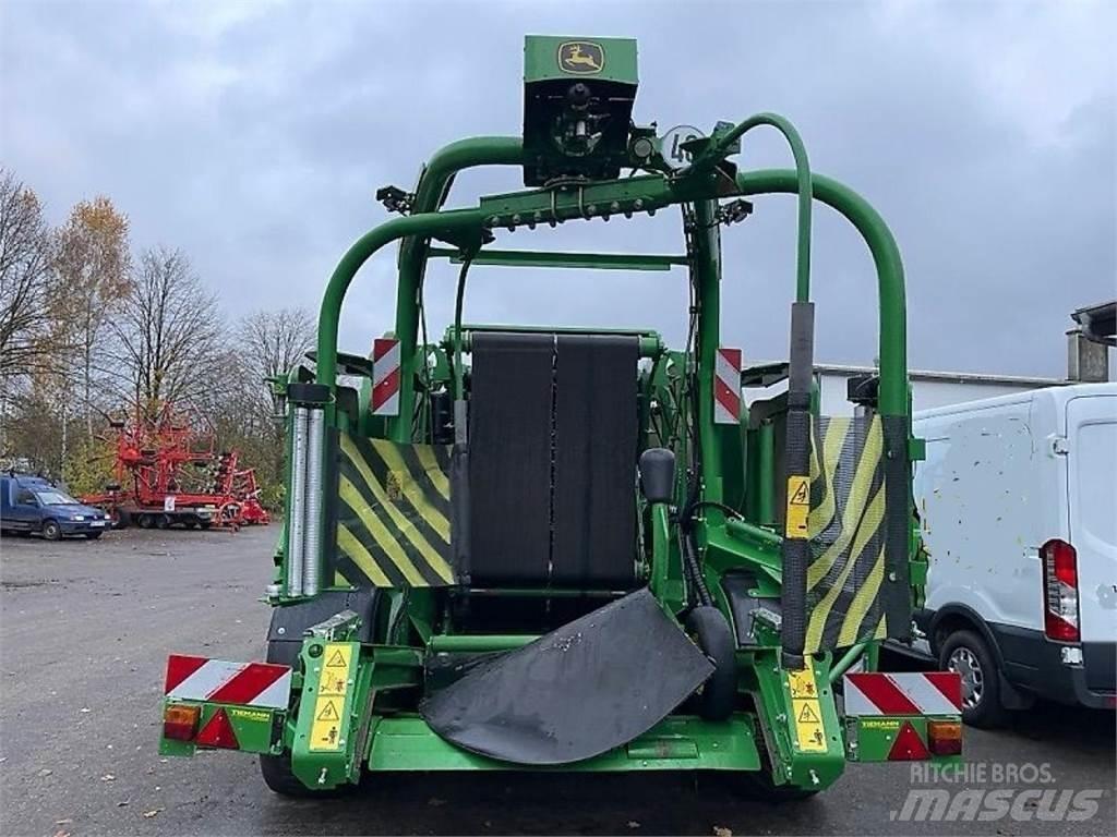 John Deere C451R Rundballenpressen