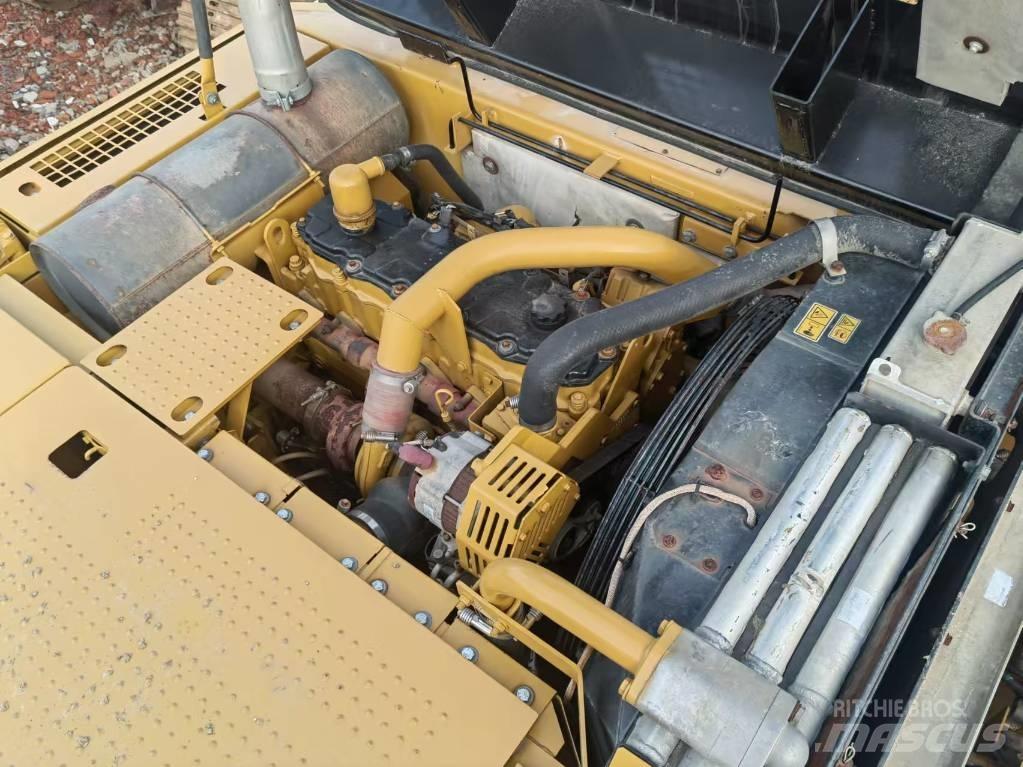 CAT 325 D2 Raupenbagger