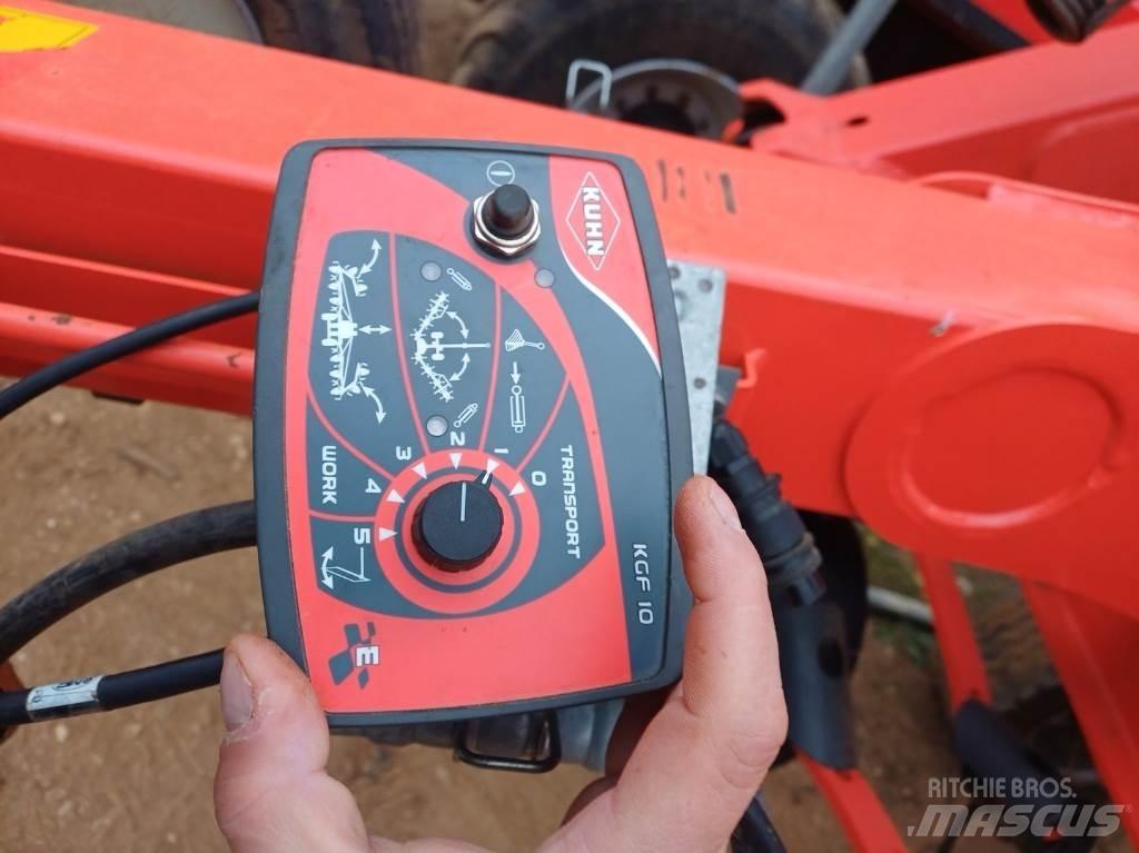 Kuhn GF 13012 Kreiselheuer/-wender