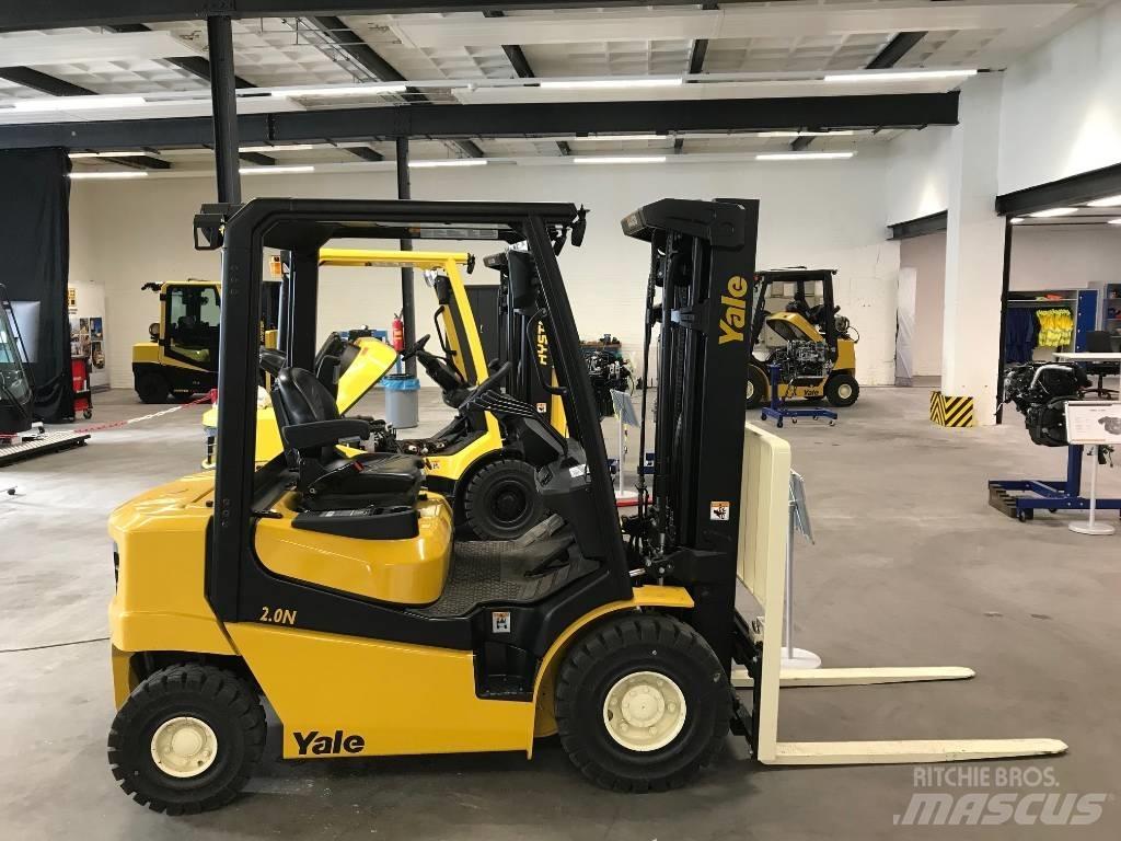 Yale GDP20 Diesel Stapler