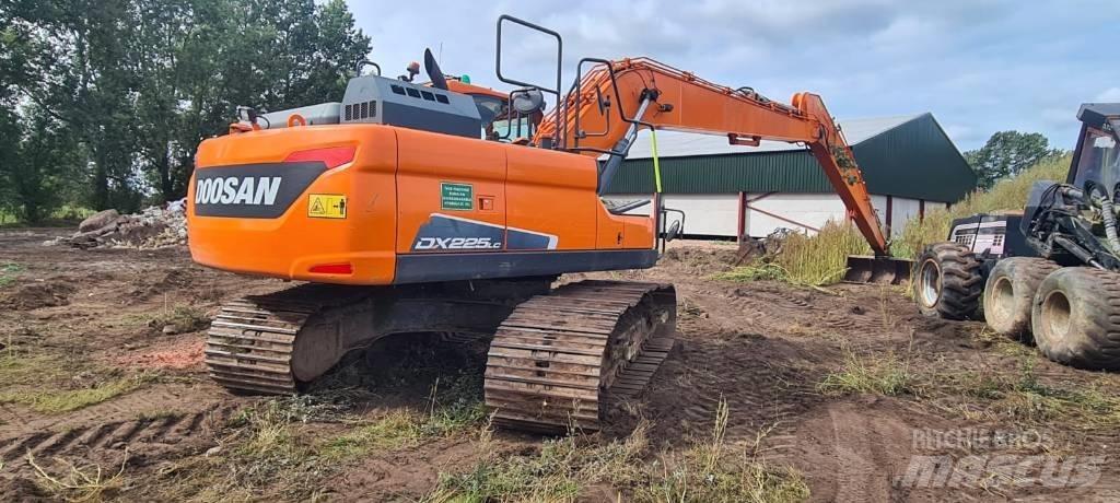 Doosan DX 225 LC-5 Raupenbagger