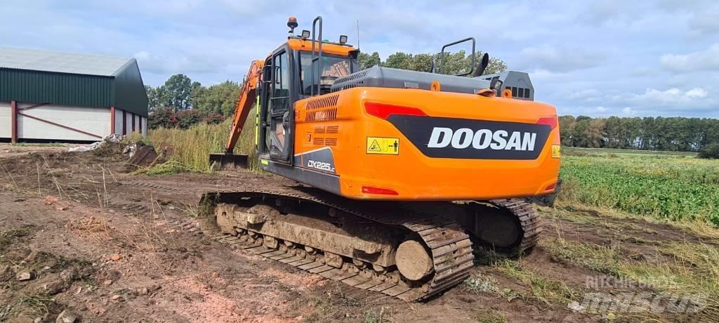 Doosan DX 225 LC-5 Raupenbagger