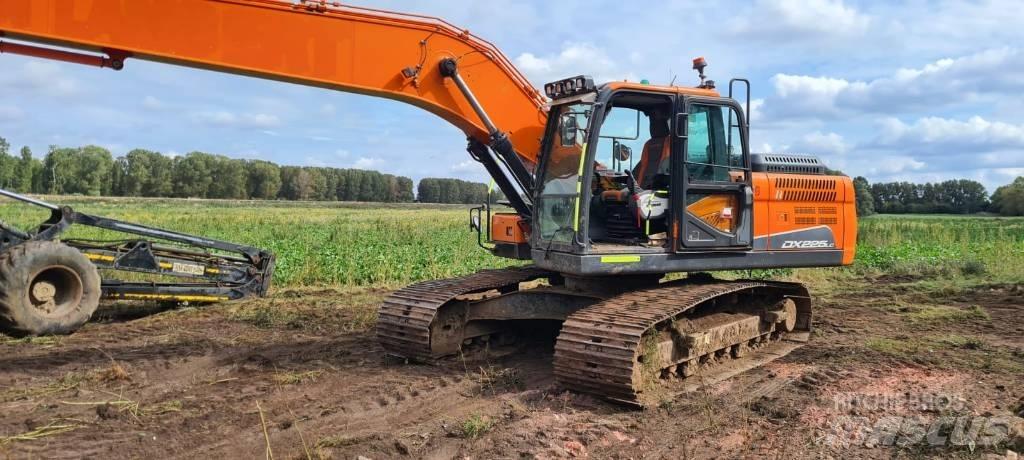 Doosan DX 225 LC-5 Raupenbagger