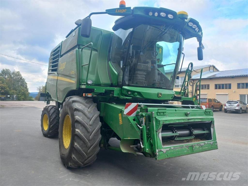 John Deere T670 HM Mähdrescher