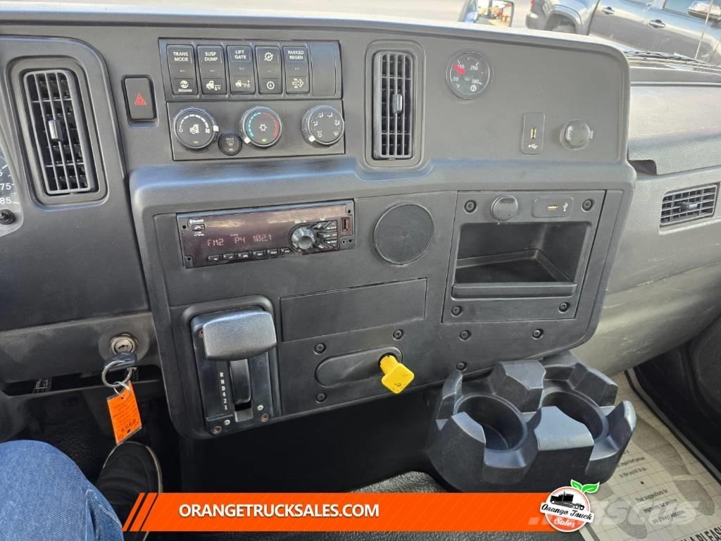 International MV607 Pritschenwagen/Pritschenwagen mit Seitenklappe