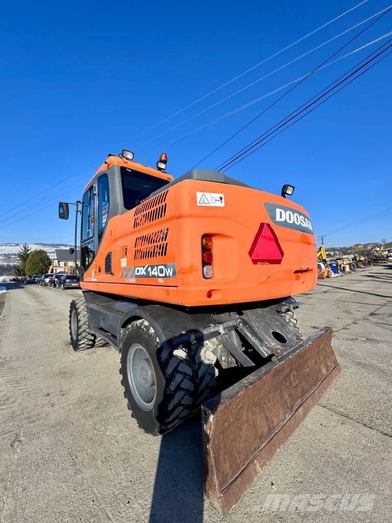 Doosan DX 140 W-3 Mobilbagger