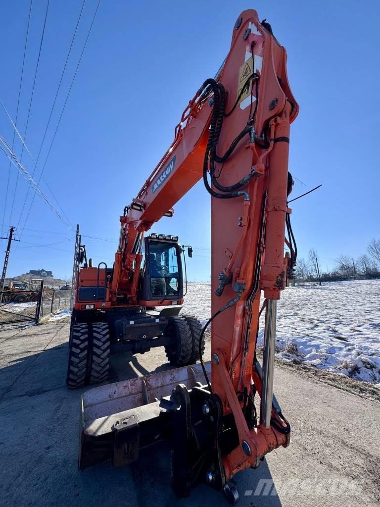 Doosan DX 140 W-3 Mobilbagger