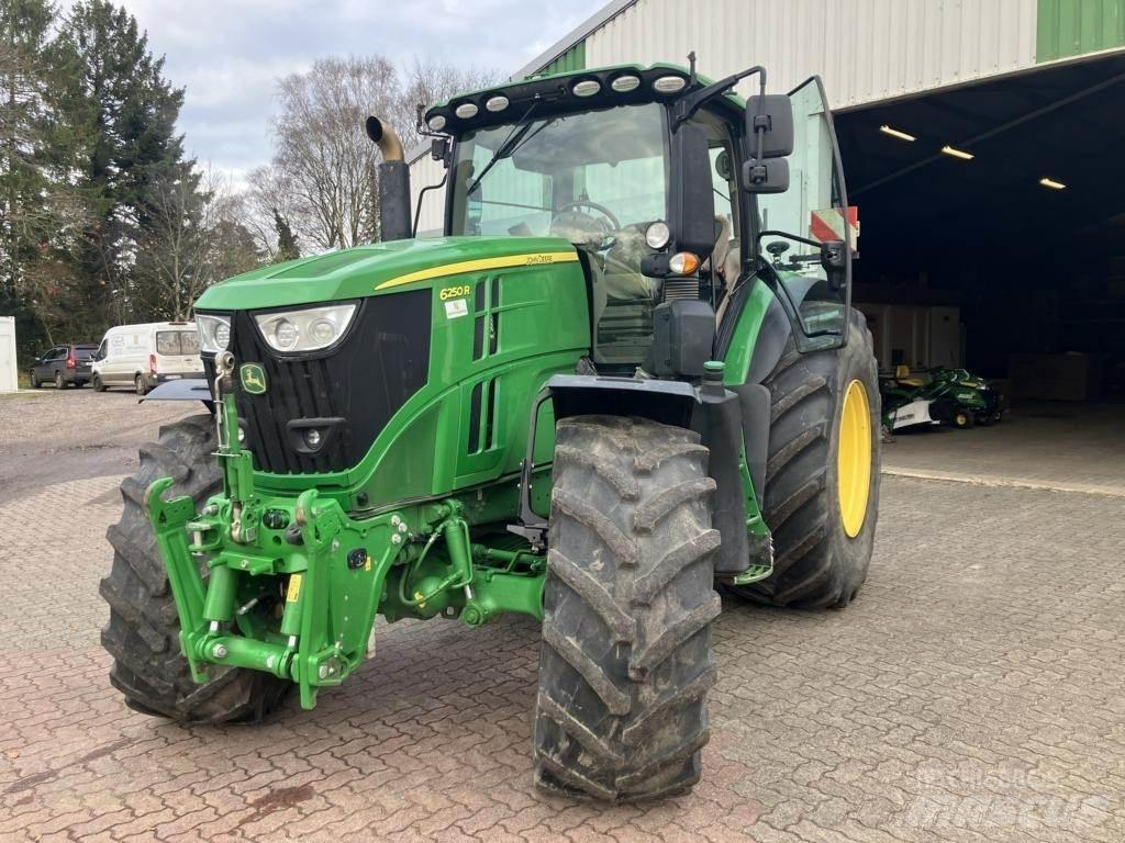John Deere 6250R Traktoren