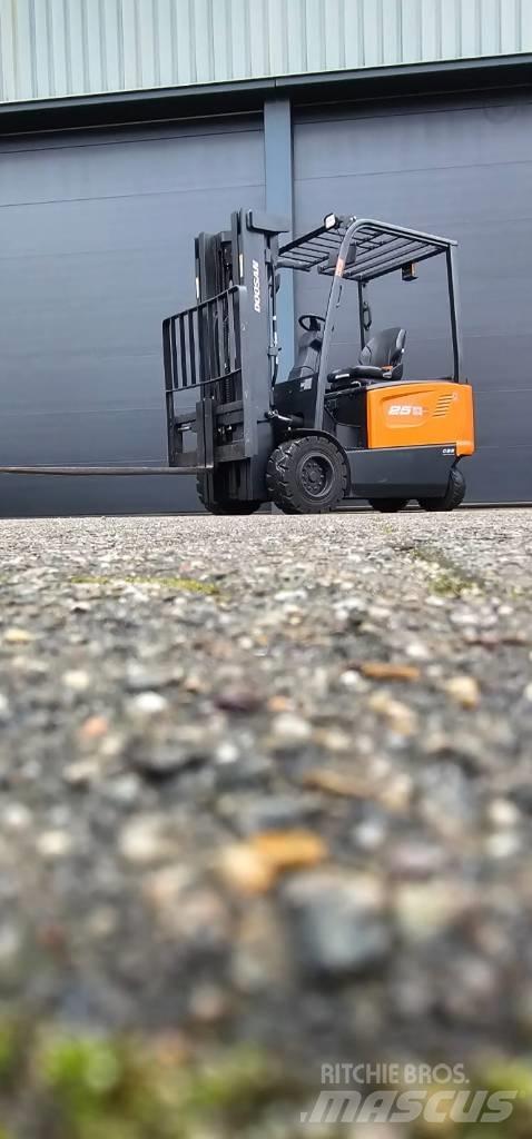 Doosan B 25 X-7 Elektro Stapler