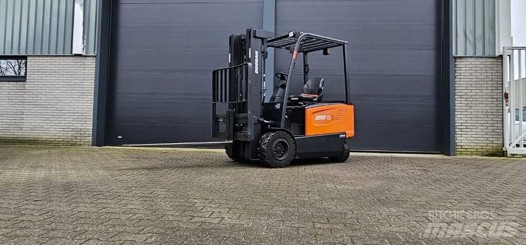 Doosan B 25 X-7 Elektro Stapler