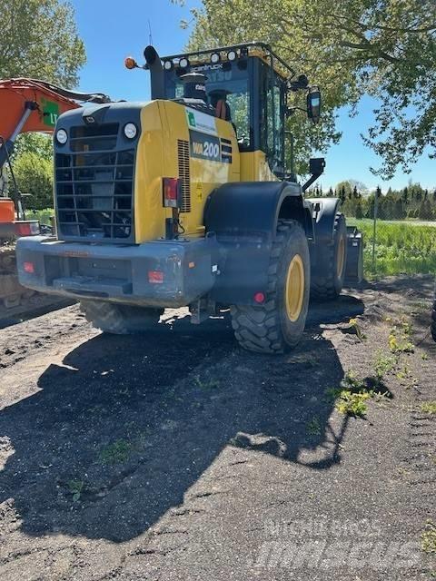 Komatsu WA200-8 Radlader