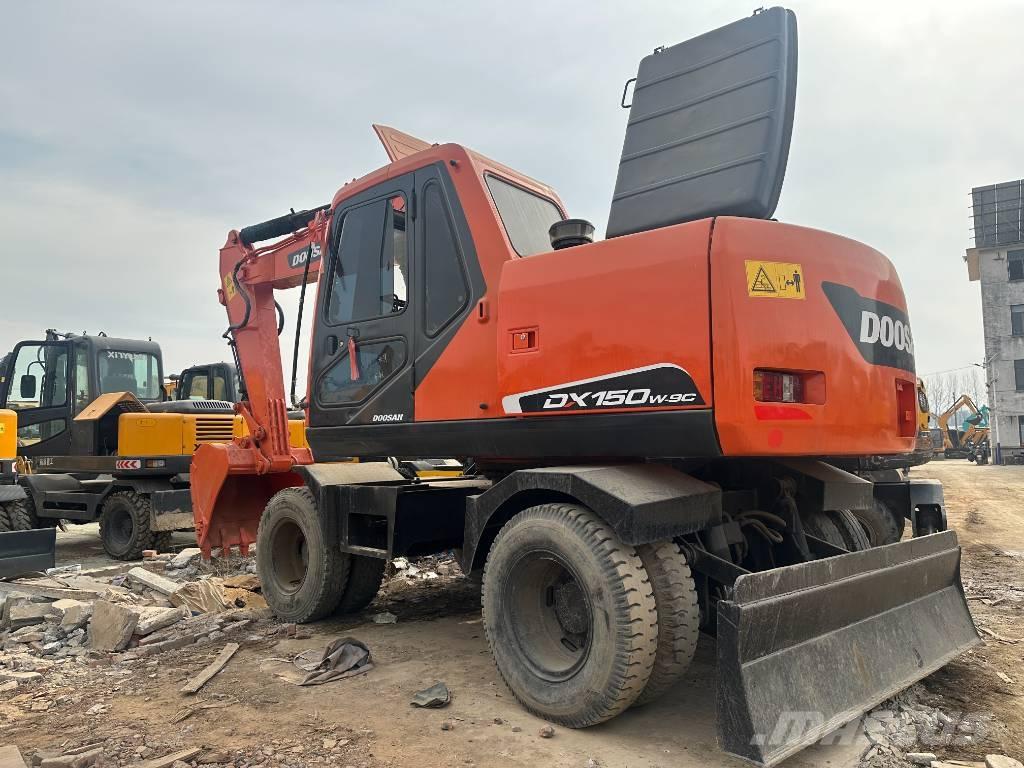 Doosan DX 150W -9 Mobilbagger