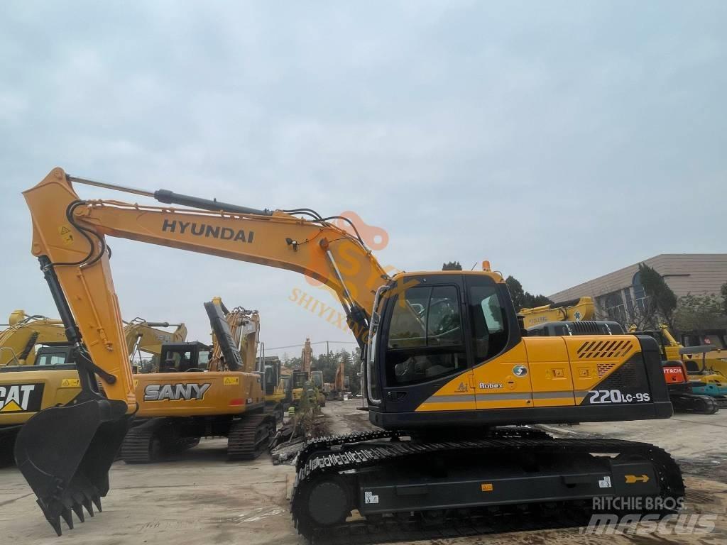 Hyundai Robex 220 Raupenbagger