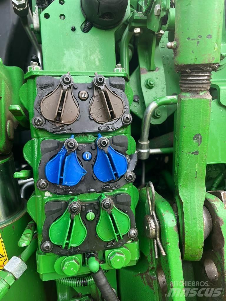 John Deere 6130 R Traktoren