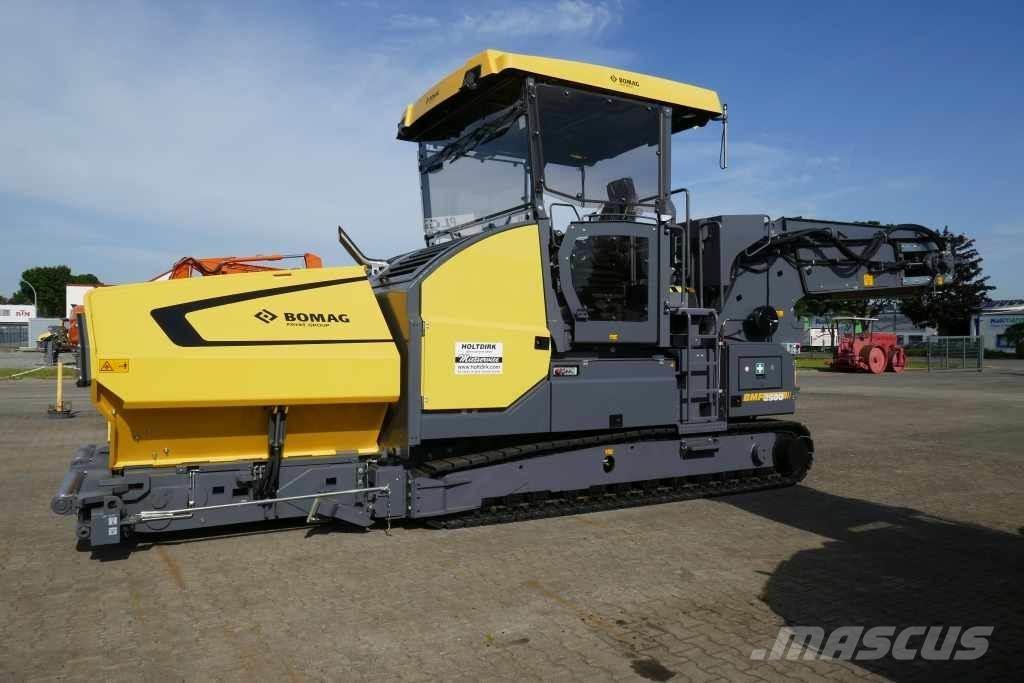 Bomag BMF 2500 M Feeder