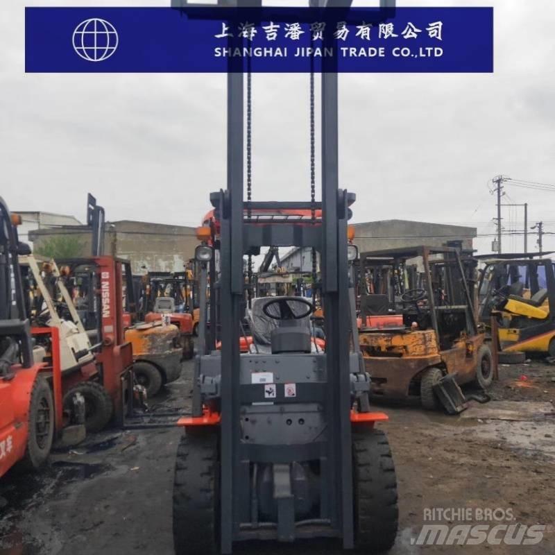 Heli H2000 30 Diesel Stapler