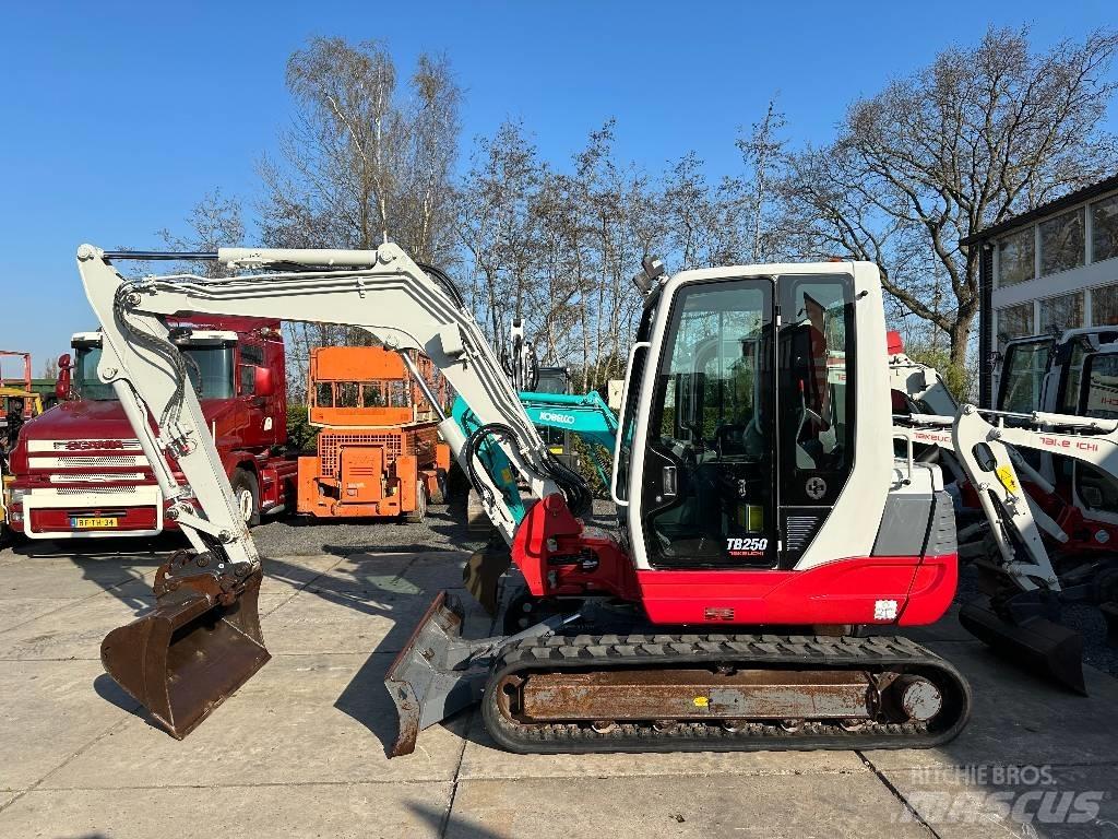 Takeuchi TB250 Minibagger < 7t