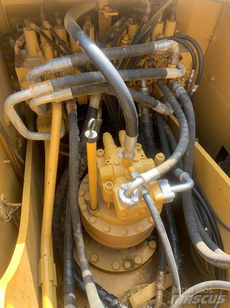 CAT 323 D L Raupenbagger
