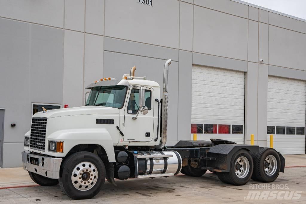 Mack Pinnacle Sattelzugmaschinen