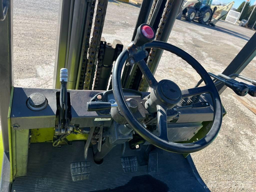 Clark CMP 25 Diesel Stapler