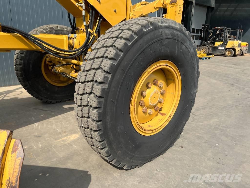 CAT 140M Grader