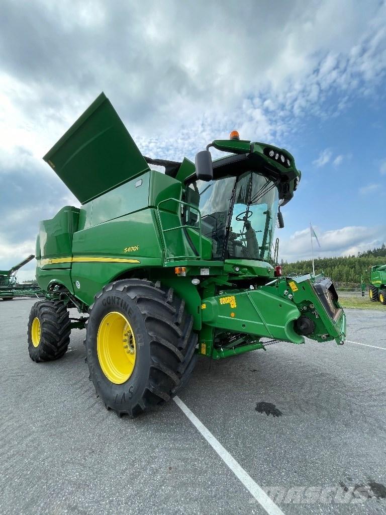 John Deere S 670 i Mähdrescher