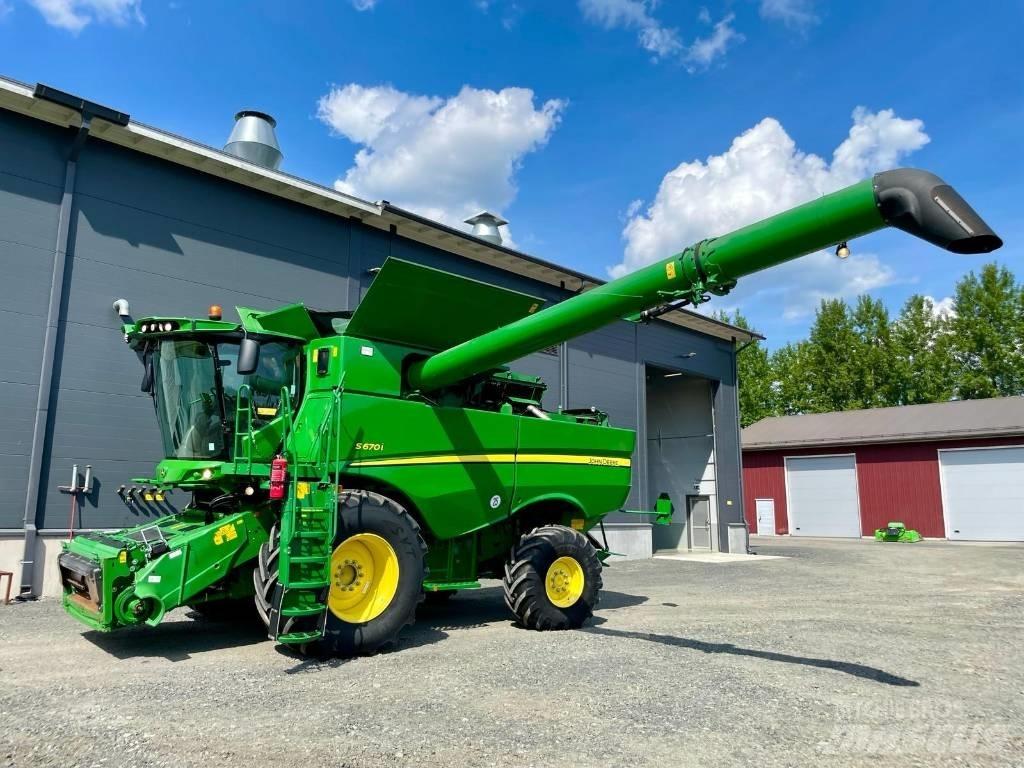 John Deere S 670 i Mähdrescher